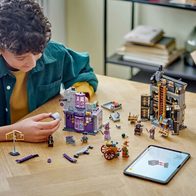 Конструктор LEGO Harry Potter Магазини Олівандера та мантій від Мадам Малкін 76439 детальное изображение Harry Potter Lego