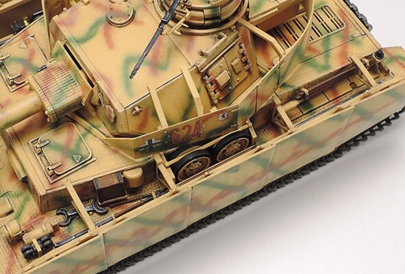 Збірна модель 1/48 Танк Panzerkampfwagen IV Ausf.H (пізнє виробництво) Tamiya 32584 детальное изображение Бронетехника 1/48 Бронетехника