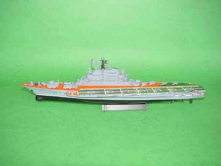Scale model 1/700 Soviet aircraft carrier Minsk Trumpeter 05703 детальное изображение Флот 1/700 Флот