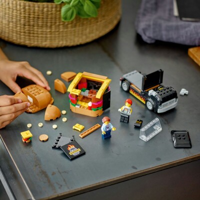 Конструктор LEGO City Грузовик с гамбургерами 60404 детальное изображение City Lego