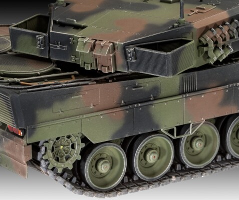 Збірна модель 1/35 танк Leopard 2A6/A6NL Revell 03281 детальное изображение Бронетехника 1/35 Бронетехника