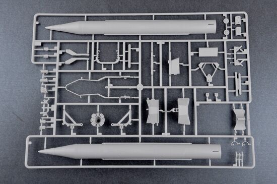 Сборная модель 1/35 Советская пусковая установка с ракетой Р17 Трумпетер 01019 детальное изображение Зенитно ракетный комплекс Военная техника