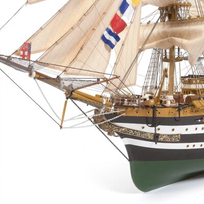 Збірна дерев'яна модель 1/100 Італійське парусне судно &quot;Amerigo Vespucci&quot; OcCre 15006 детальное изображение Корабли Модели из дерева