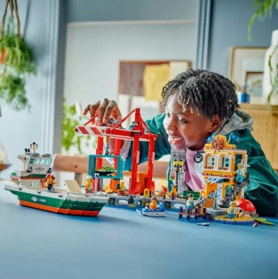 Конструктор LEGO City Морська гавань із вантажним судном 60422 детальное изображение City Lego