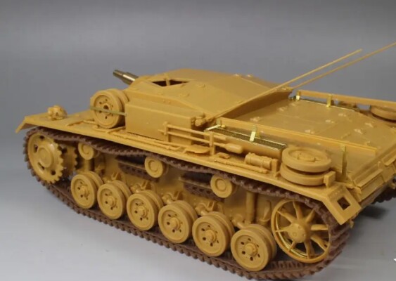 Збірна модель 1/35 Німецька штурмова САУ StuG.III Ausf. E (Sd.Kfz. 142/1) Східний фронт, 1942 Bronco 35119 детальное изображение Бронетехника 1/35 Бронетехника