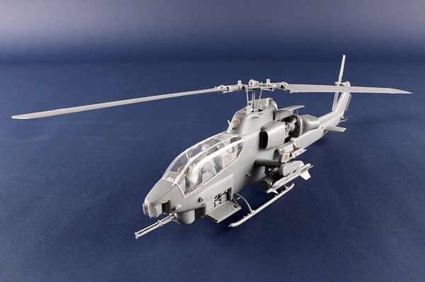Збірна модель 1/35 Вертоліт AH-1W "Super Cobra" (пізніша версія) Trumpeter 05117 детальное изображение Вертолеты 1/35 Вертолеты