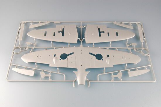 Сборная модель британского самолета Spitfire Mk.VB/TROP детальное изображение Самолеты 1/24 Самолеты