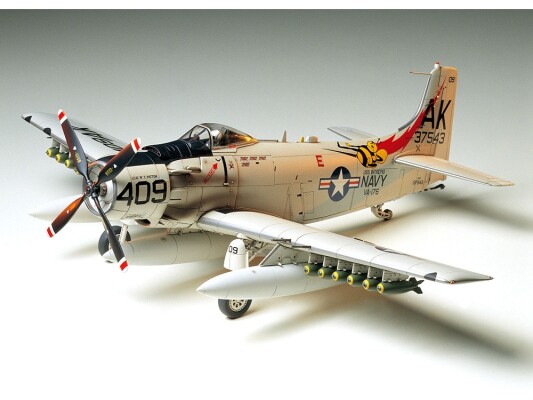 Сборная модель1/48 Самолет Douglas A-1H Skyraider Тамия 61058 детальное изображение Самолеты 1/48 Самолеты