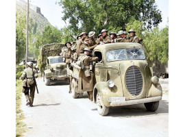 обзорное фото Збірна модель 1/72 Важка вантажівка з кабіною над двигуном (COE), 1939 ACE 72590 Автомобілі 1/72