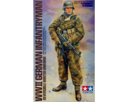 Сборная модель 1/16 Фигура Немецкий пехотинец времен Второй мировой войны (зимняя форма)