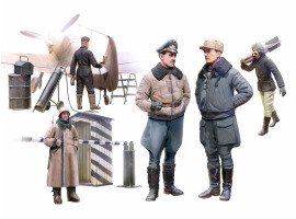 обзорное фото Немецкие пилоты и наземный перс. Люфтваффе II МВ в зимней униформе Фигуры 1/48