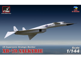 Сборная модель 1/144 Американский сверхзвуковой стратегический бомбардировщик XB-70 Валькирия