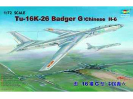 обзорное фото Сборная модель тяжелого реактивного бомбардировщика Tu-16K-26 Badger G/Китайский H-6 Самолеты 1/72