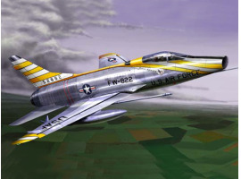 обзорное фото F-100D Super Sabre Aircraft 1/72