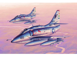 обзорное фото >
  Scale model 1/32 Jet attack aircraft
  A-4F Skyhawk Trumpeter 02267 Aircraft 1/32
