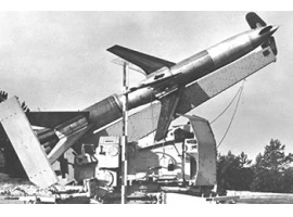 обзорное фото Scale model 1/35 German anti-aircraft missile and launcher Rheinmetall Rheintochter R-2 Bronco 35050 Anti-aircraft missile system