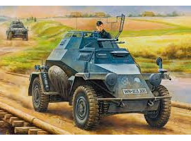 обзорное фото Сборная модель немецкой Leichter Panzerspahwagen(2cm) Mid Version Бронетехника 1/35
