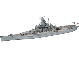обзорное фото Scale model  1:700 of the USS South Dakota WL607 U.S.S. Hasegawa HS49607 Fleet 1/700