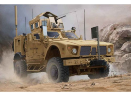 обзорное фото Сборная модель Американского бронеавтомобиля US M-ATV MRAP Бронетехника 1/16