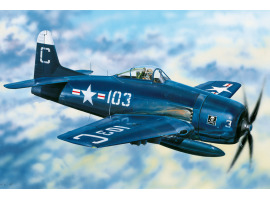 обзорное фото Scale model 1/48 American carrier-based fighter F8F-2 Bearcat HobbyBoss 80358 Aircraft 1/48