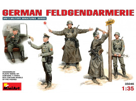 обзорное фото Немецкая полевая жандармерия Figures 1/35