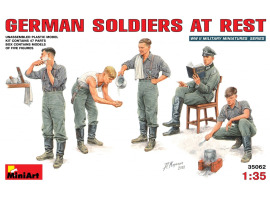 обзорное фото Німецькі солдати на відпочинку Фігури 1/35