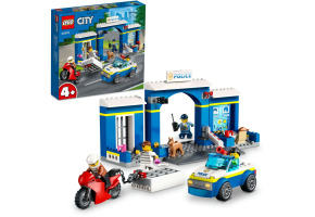 Конструктор LEGO City Переслідування на поліцейській дільниці 60370