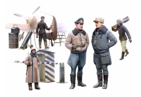 Немецкие пилоты и наземный перс. Люфтваффе II МВ в зимней униформе