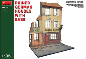 Зруйновані німецькі будинки з основою