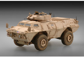 Assembly model 1/72 american armored car M1117 (ASV) Trumpeter 07131