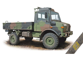 Збірна модель 1/72 Військова вантажівка 2т (4x4) Unimog U1300L ACE 72450