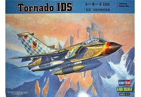Збірна модель літака Tornado IDS