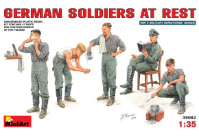 Німецькі солдати на відпочинку