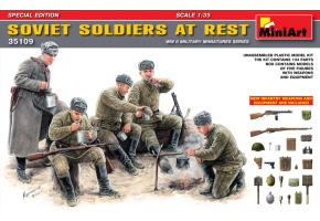 Радянські солдати на відпочинку