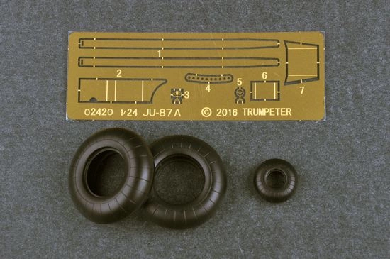 Збірна модель 1/24 Бомбардувальник Ju 87 Stuka Trumpeter 02420 детальное изображение Самолеты 1/24 Самолеты