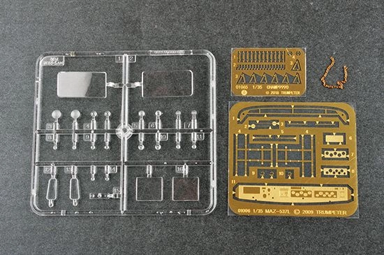 Збірна модель 1/35 Тягач МАЗ-537Г пізнього виробництва з напівпричепом ЧМЗАП-9990 Trumpeter 01065 детальное изображение Автомобили 1/35 Автомобили