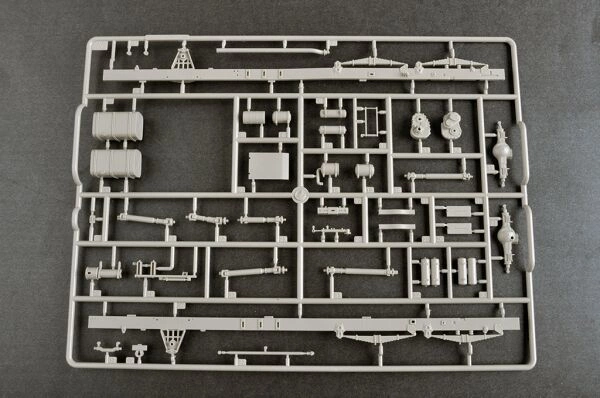 Збірна модель 1/35 Артилерійська система 2С35-1 Коаліція-СВ-КШ на базі КамАЗ-6560 Trumpeter 01085 детальное изображение Артиллерия 1/35 Артиллерия