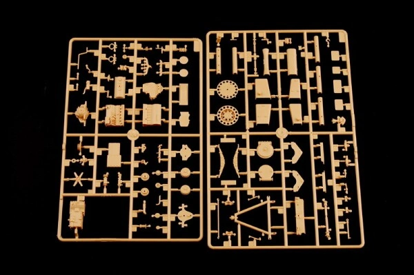 Збірна модель 1/35 Німецький п'ятитонний напівгусеничний артилерійський тягач Sd.Kfz.6 Trumpeter 05531 детальное изображение Автомобили 1/35 Автомобили