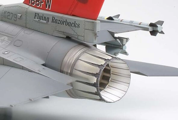Збірна модель 1/48 Літак Lockheed Martin F-16C [BLOCK 25/32] Fighting Falcon ANG Tamiya 61101 детальное изображение Самолеты 1/48 Самолеты