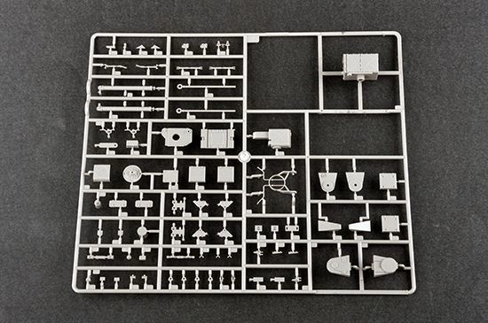 Збірна модель 1/35 ЗРК S-300V 9A83 Trumpeter 09519 детальное изображение Зенитно ракетный комплекс Военная техника