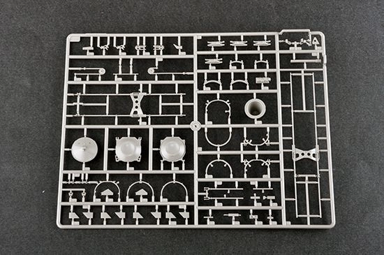 Збірна модель 1/35 ЗРК S-300V 9A83 Trumpeter 09519 детальное изображение Зенитно ракетный комплекс Военная техника
