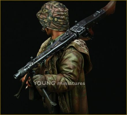 Погруддя. Стрілець Ваффен СС MG42 Арденни, 1944 р. детальное изображение Фигуры 1/10 Фигуры