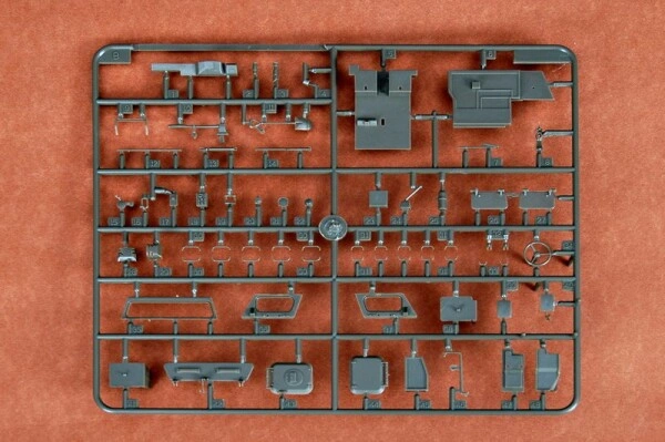 Збірна модель 1/35 БМП JGSDF Type 82 Командний пункт Trumpeter 00326 детальное изображение Бронетехника 1/35 Бронетехника