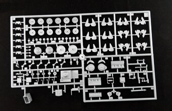 Scale model 1/35 French light tank &quot;Horgis&quot; H39 Bronco 35001 детальное изображение Бронетехника 1/35 Бронетехника