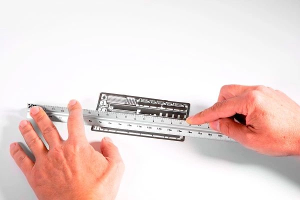 METALLIC MULTI SCALE TRIANGULAR RULER / Металлическая многофункциональная треугольная линейка детальное изображение Разное Инструменты