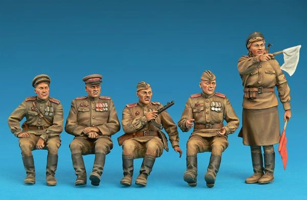 Збірна модель 1/35 Фігури радянський екіпаж джипа.спеціальне видання Miniart 35313 детальное изображение Фигуры 1/35 Фигуры