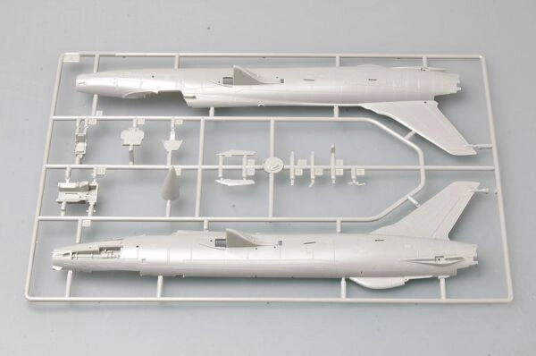 Сборная модель 1/72 Американский истребитель-бомбардировщик F-105D Thunderchief Трумпетер 01617 детальное изображение Самолеты 1/72 Самолеты