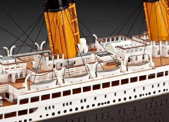 Збірна модель 1/400 Корабель Титанік R.M.S. 100 років &quot;Лімітована серія&quot; Revell 05715 детальное изображение Гражданский флот Флот