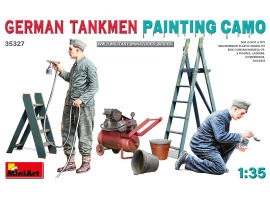 Збірна модель 1/35 Фігури німецькі танкісти фарбують камуфляж Miniart 35327